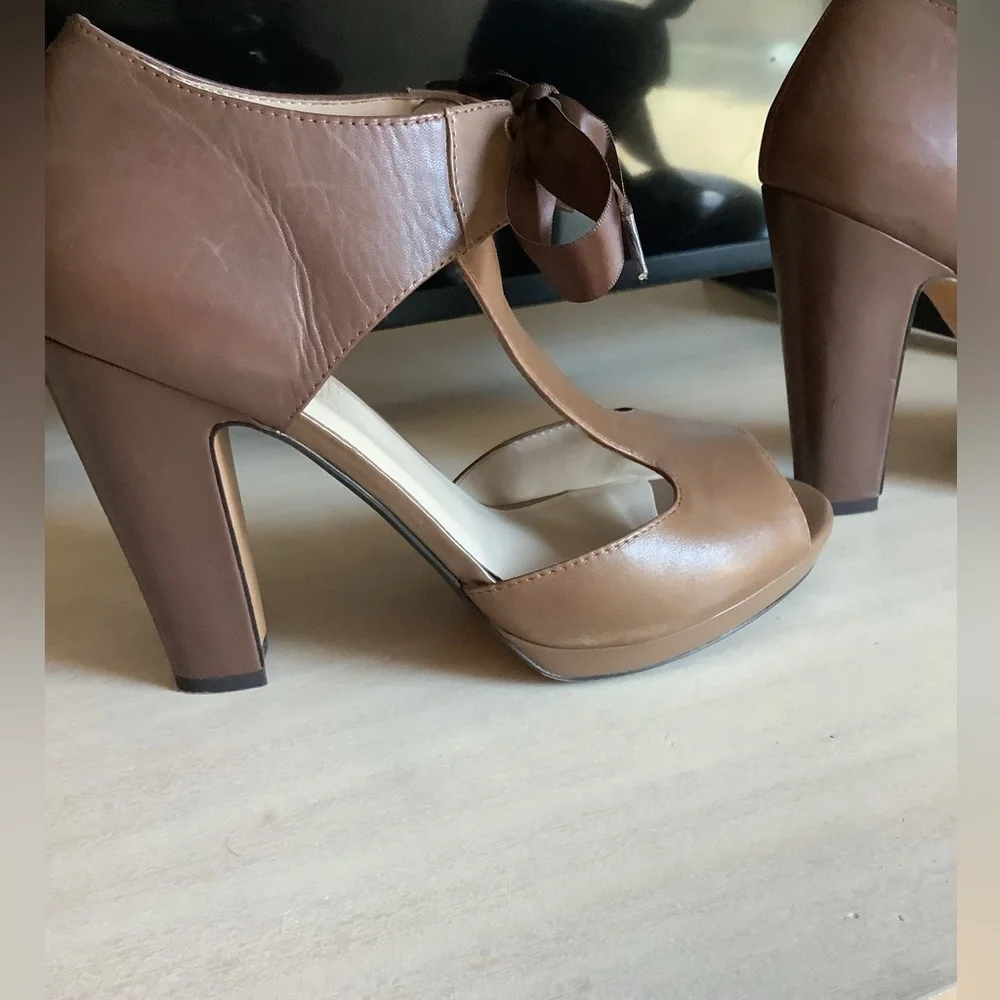 MRKT Strappy Peep Toe Heel with bow details at ankle size 10 brown - Picture 4 of 15